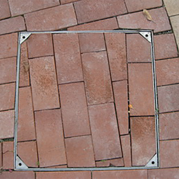 Square invisible manhole cover